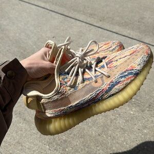 WORN TWICE Yeezy Boost 350 v2 Mx oat